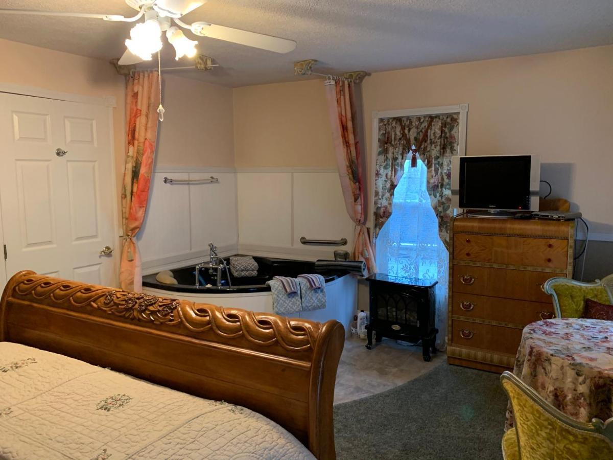 Emerald Necklace Inn Bed And Breakfast 레이크우드 외부 사진