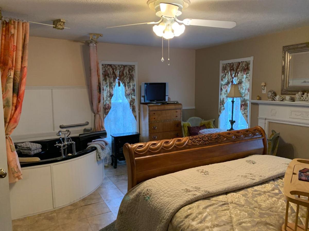 Emerald Necklace Inn Bed And Breakfast 레이크우드 외부 사진
