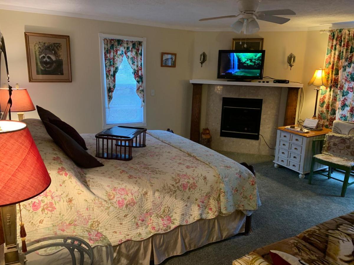 Emerald Necklace Inn Bed And Breakfast 레이크우드 외부 사진
