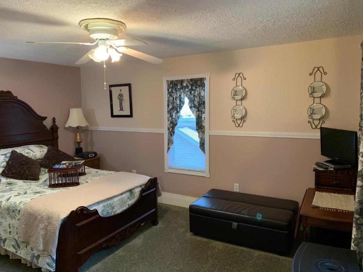 Emerald Necklace Inn Bed And Breakfast 레이크우드 외부 사진