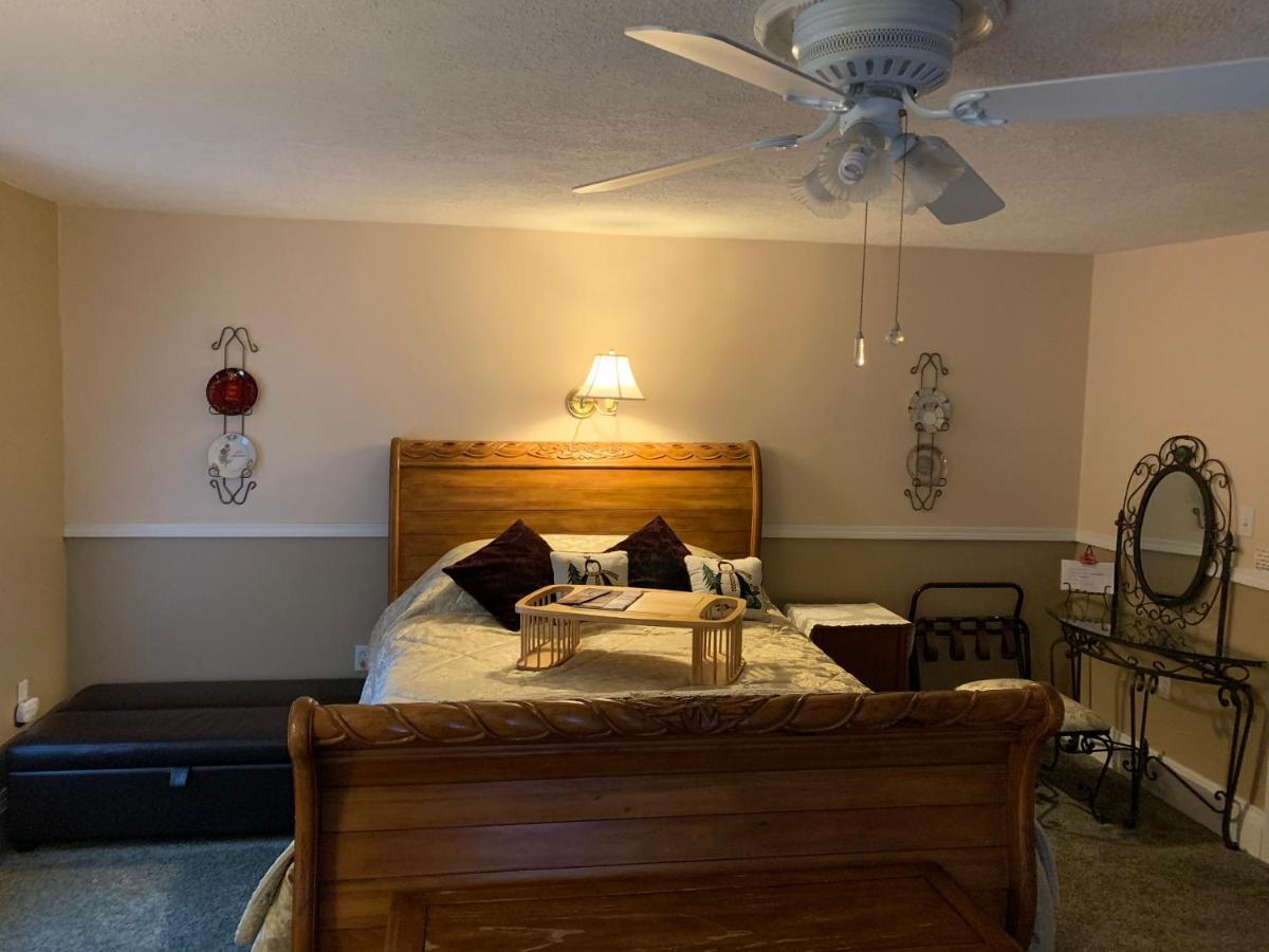 Emerald Necklace Inn Bed And Breakfast 레이크우드 외부 사진